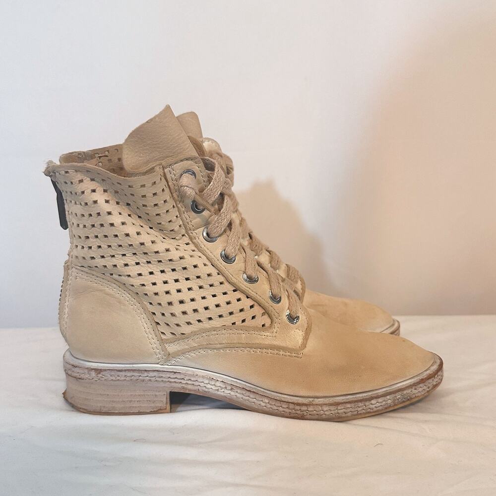 3 FOR $50! 🎁 DOLCE VITA Aldis Ivory Nubuck Lace Up Combat Ankle Boot Sz.… - Picture 3 of 7